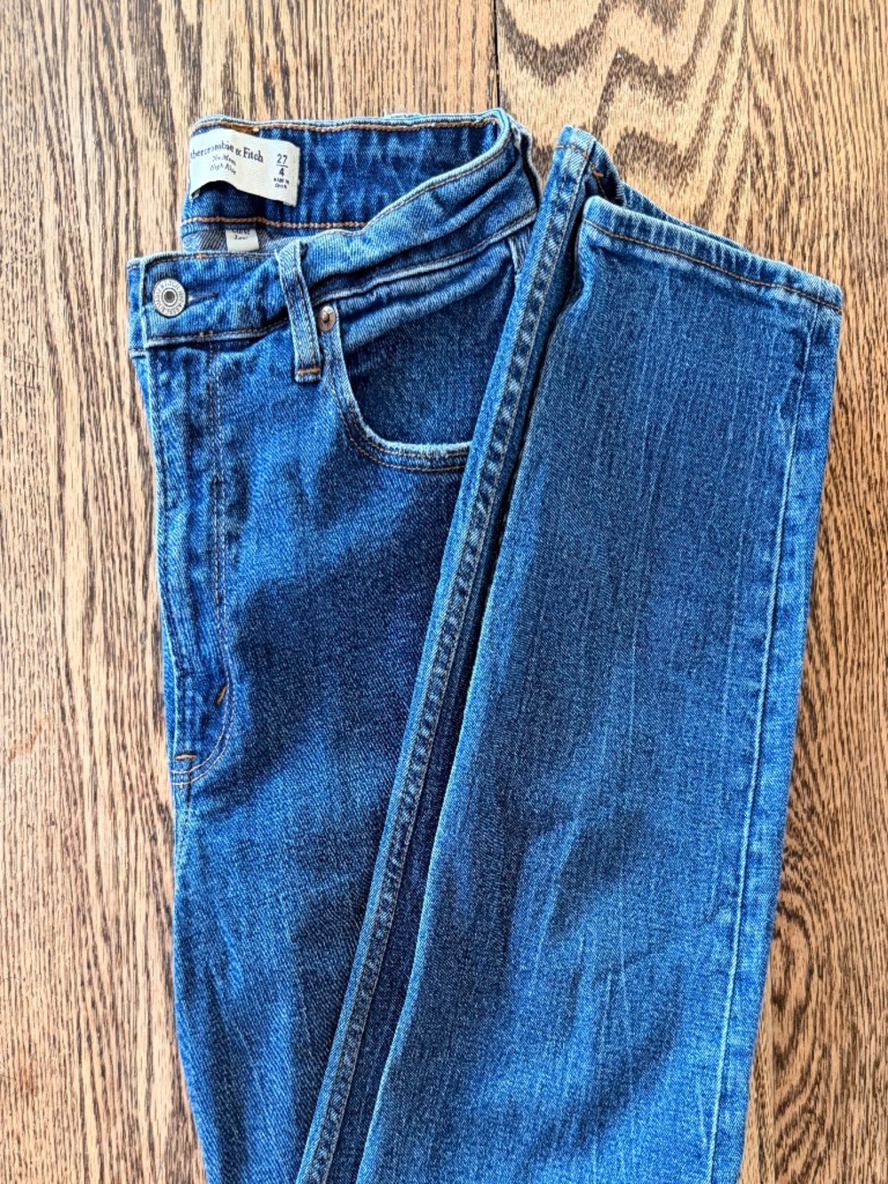 Abercrombie and Fitch Mom High Rise Jeans / Size 27/4